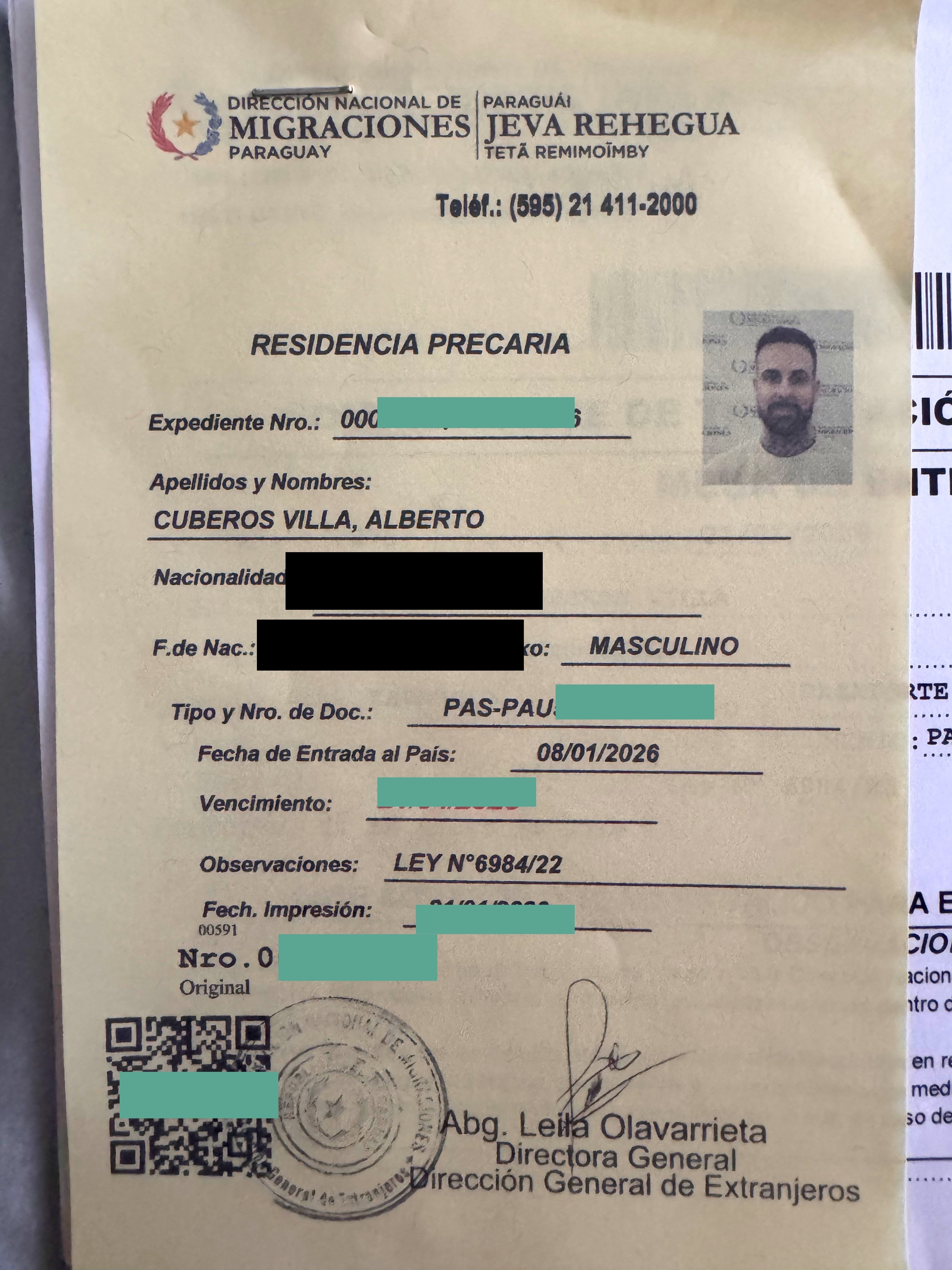 Residencia Precaria de Alberto Cuberos emitida por la Dirección Nacional de Migraciones de Paraguay