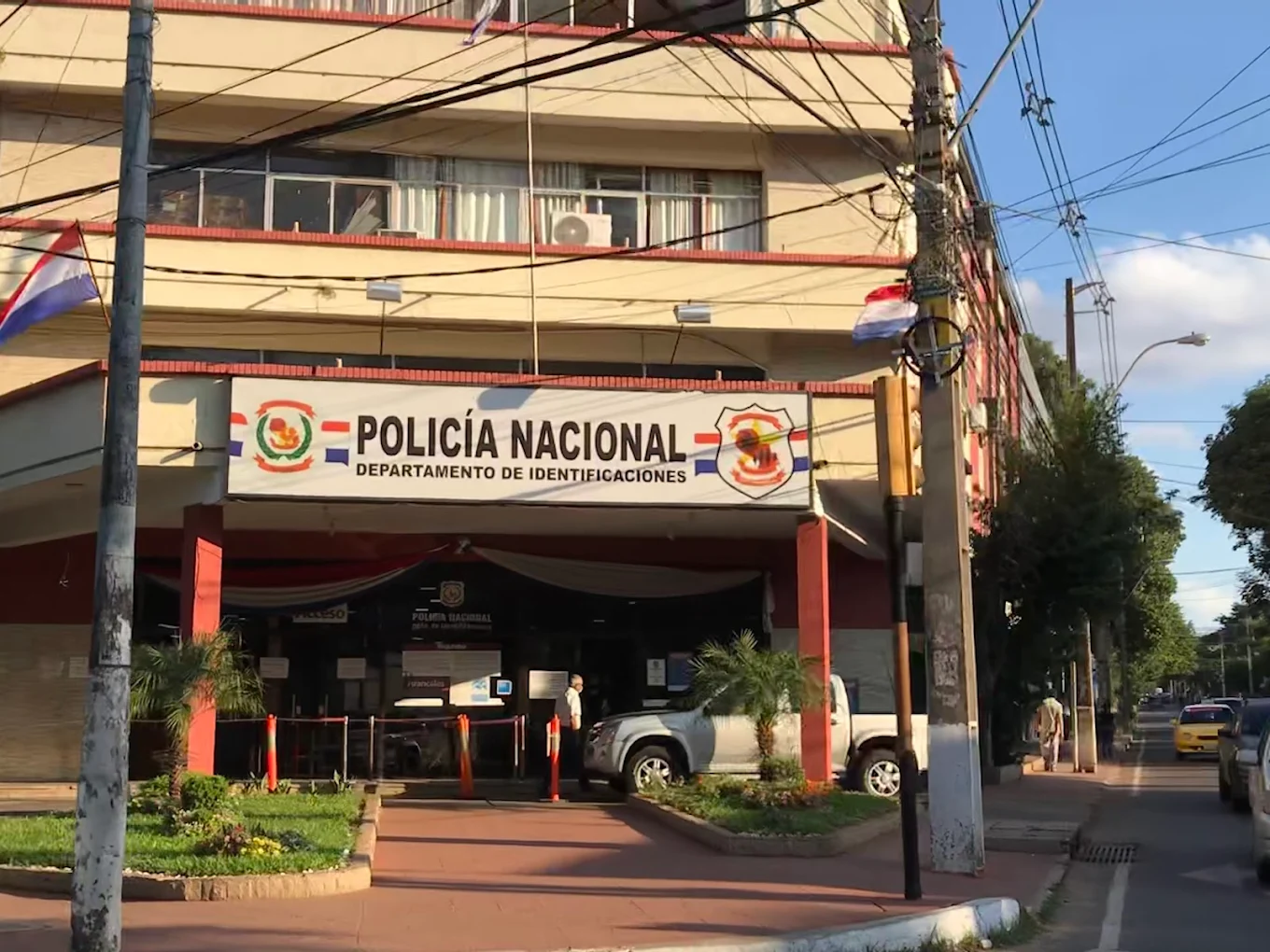 Departamento de Identificaciones, División Cedulación a Extranjeros — Campos Cervera 6162, Asunción